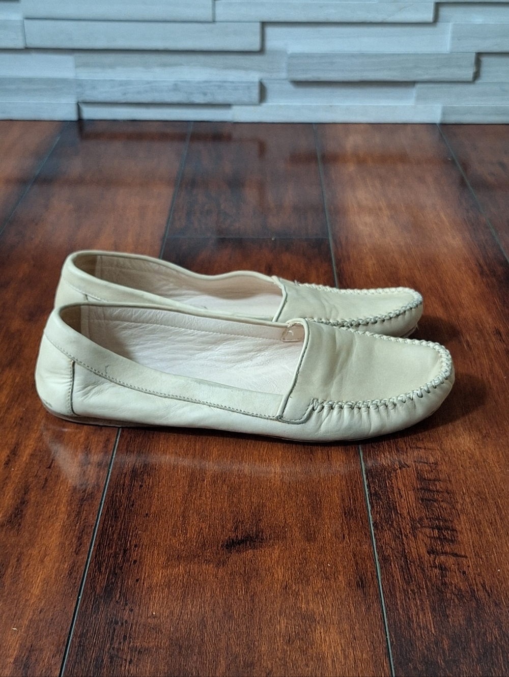 Prada Leather Loafers Flats Beige EU 35.5 US 5 / 5.5 Made in Italy - Picture 6 of 8